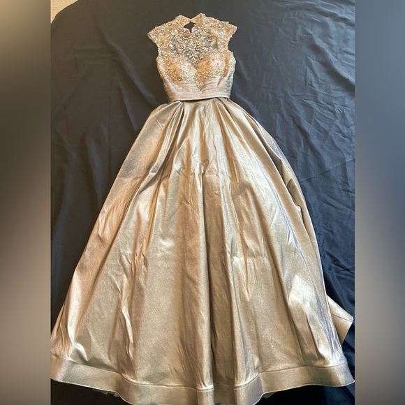 Gorgeous Gold Formal - Picture 8 of 13